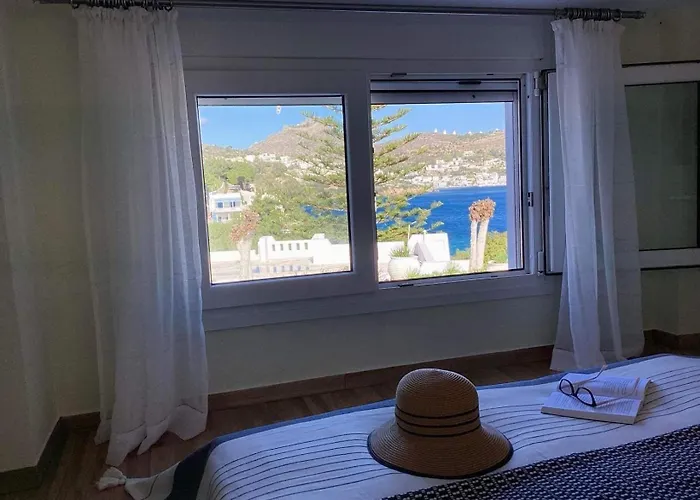 The Blue House Daire Vromolithos